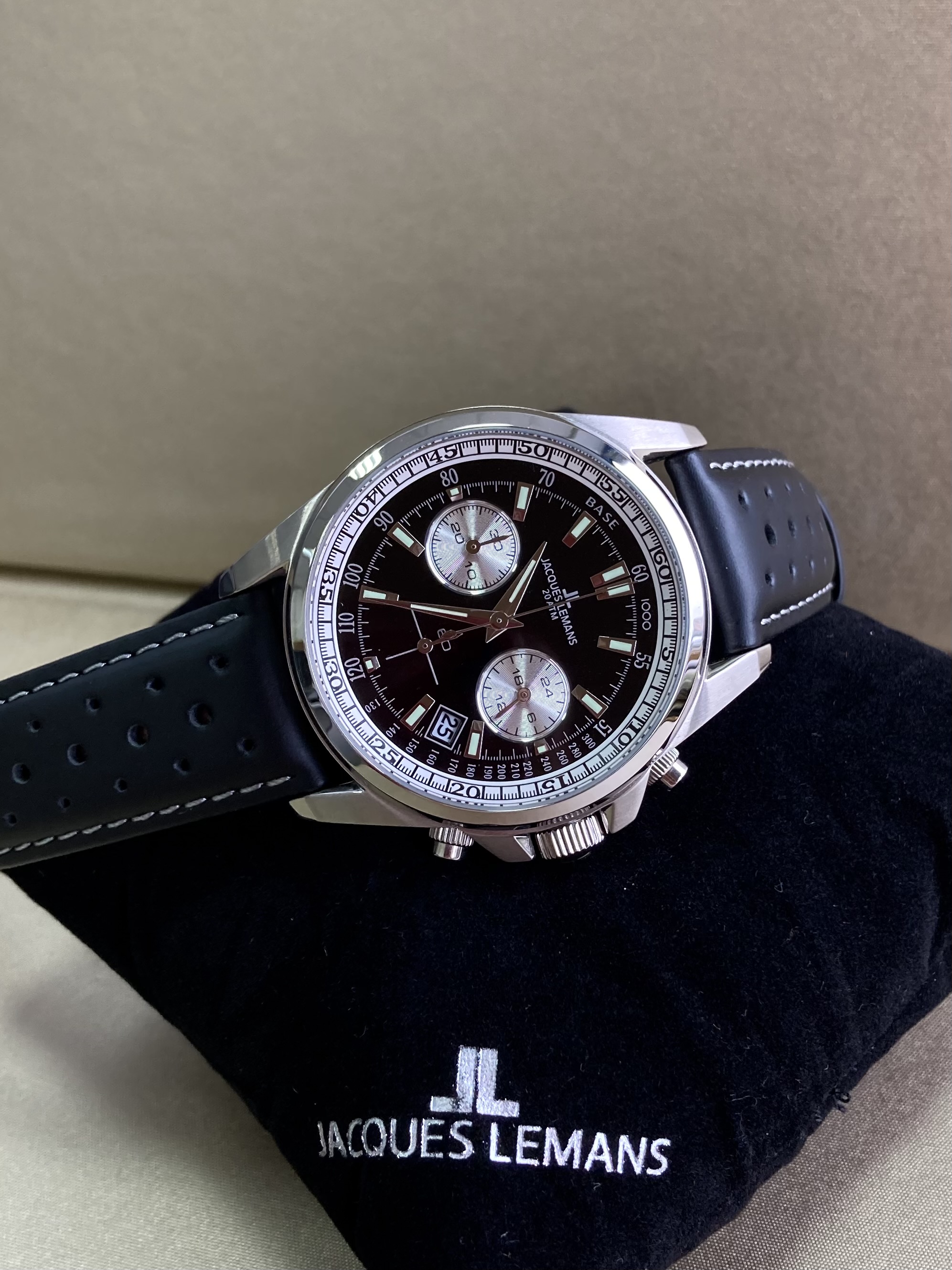 1-1117VN, наручные часы Jacques Lemans